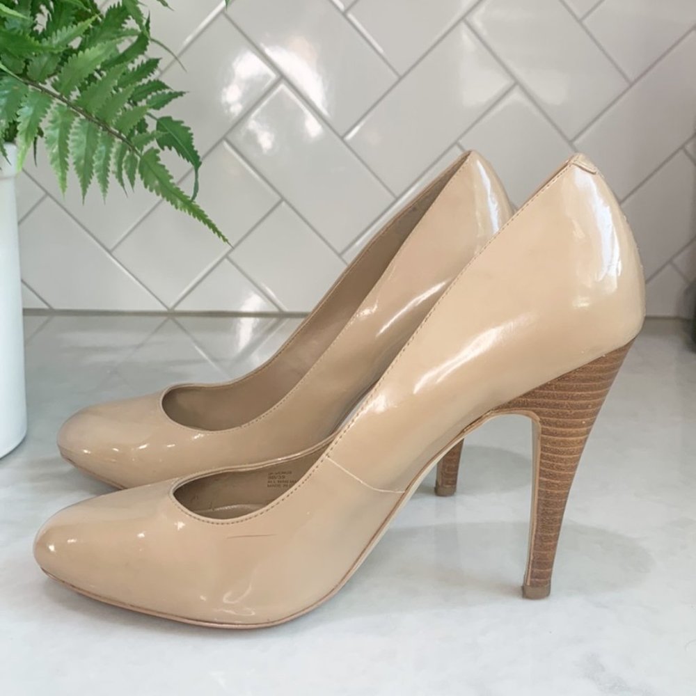 JS Collections by Jessica Simpson Nude/Beige Patent Heels/Pumps (Size 9/Size 40) - Picture 5 of 6